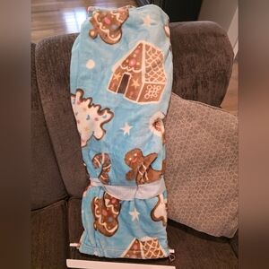 Cozy Gingerbread House Blanket-NWT